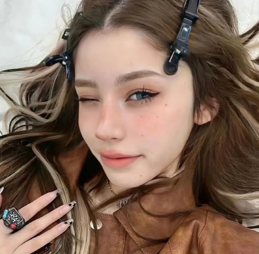 男人与婴儿
